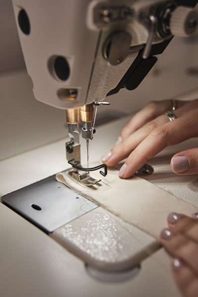 Arbeiten an der Nähmaschine