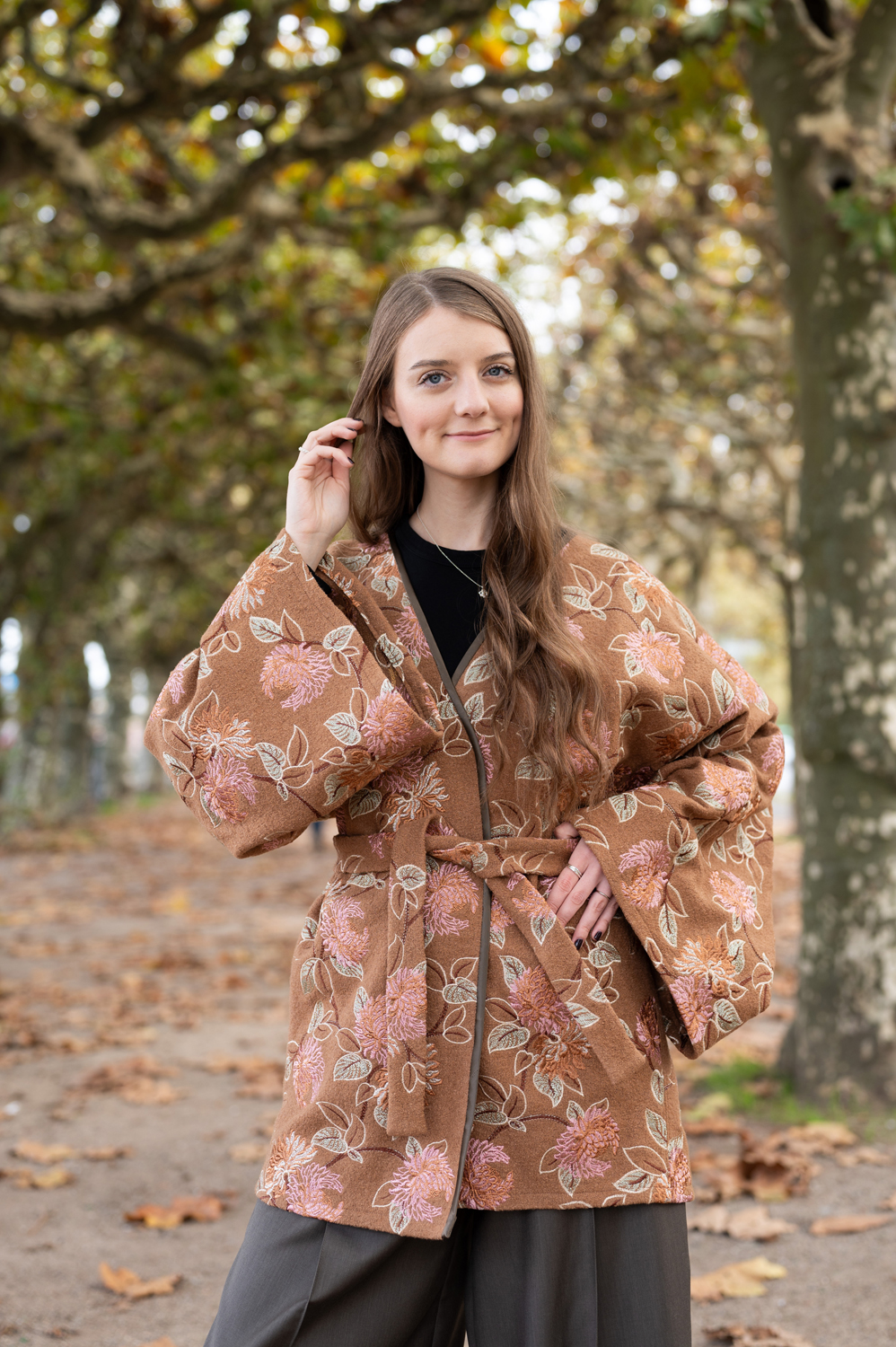 Bestickter Kimono Liliane, Hose Nala aus Wolle